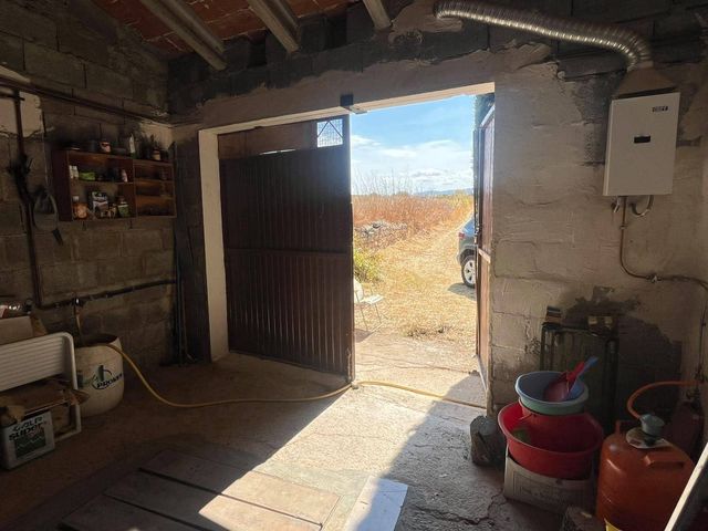 3 bedroom Finca/Country House for sale in Cretas with garage - € 300,000 (Ref: 10130096)