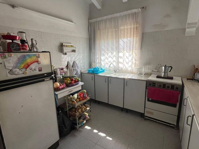 3 bedroom Finca/Country House for sale in Cretas with garage - € 300,000 (Ref: 10130096)