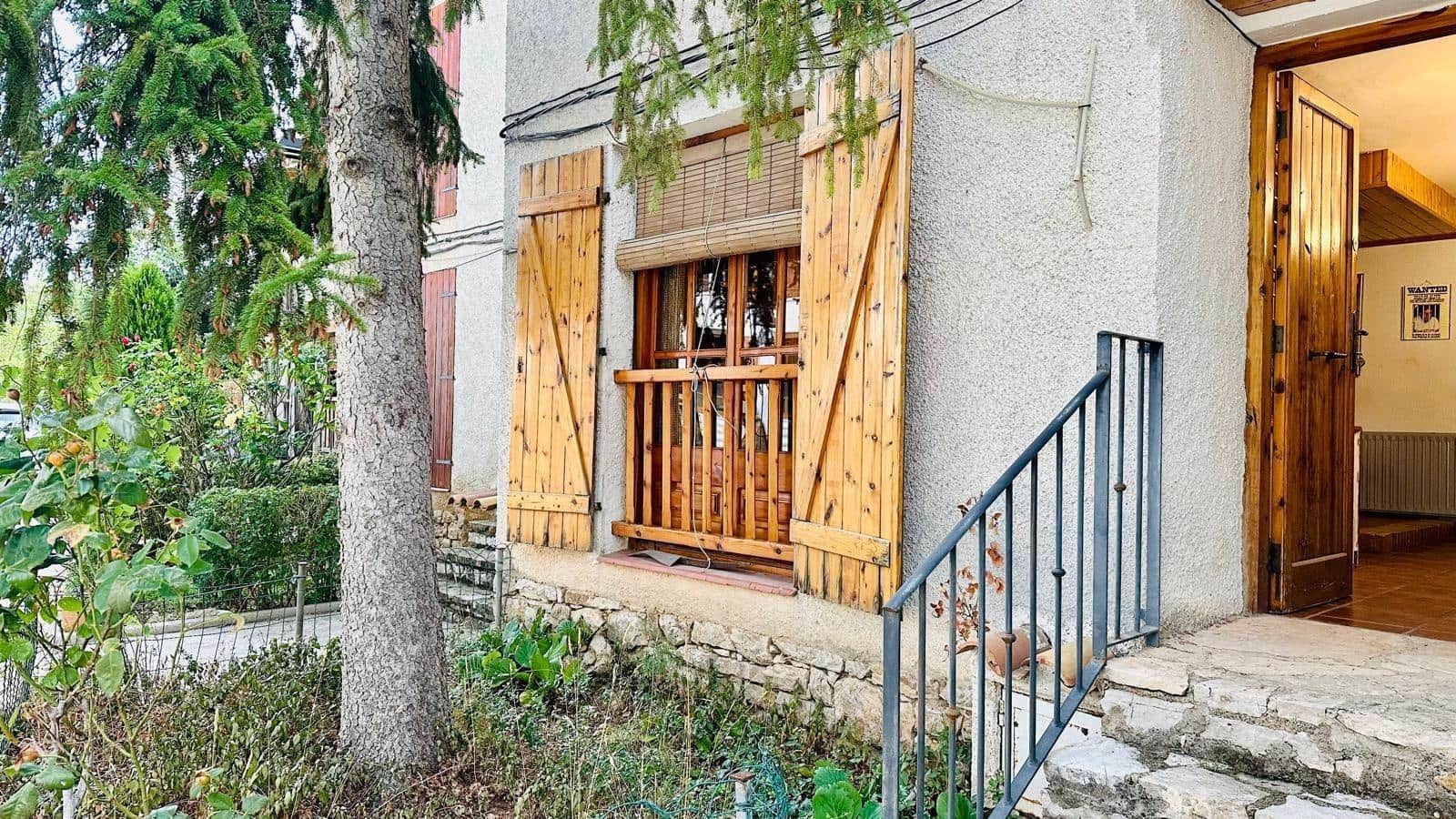 3 bedroom Townhouse for sale in Beceite with pool - € 140,000 (Ref: 10147313)