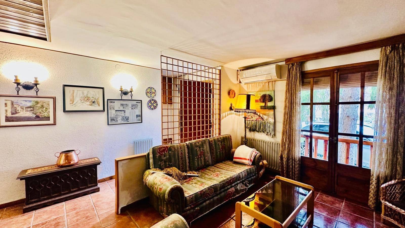 3 bedroom Townhouse for sale in Beceite with pool - € 140,000 (Ref: 10147313)