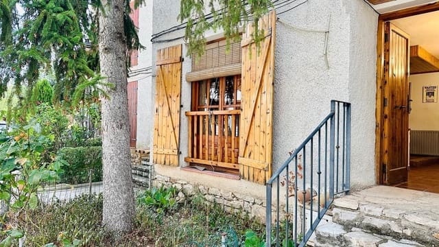 3 soveværelse Byhus til salg i Beceite med swimmingpool - € 140.000 (Ref: 10147313)