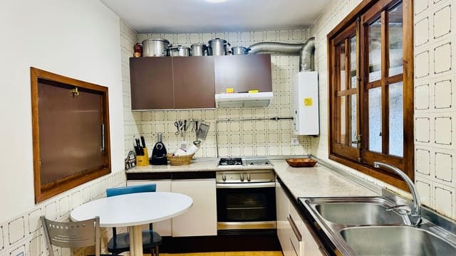 3 soveværelse Byhus til salg i Beceite med swimmingpool - € 140.000 (Ref: 10147313)