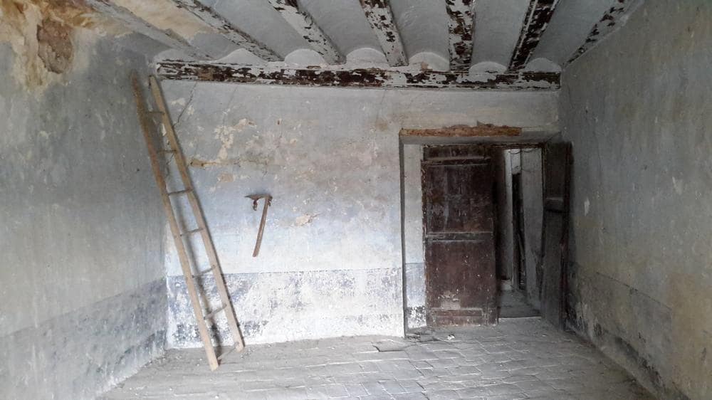 6 slaapkamer Huis te koop in Monroyo - € 75.000 (Ref: 10165193)