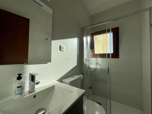 Villa/Maison de 6 chambres à louer à Arnes - 750 € (Ref: 10165194)