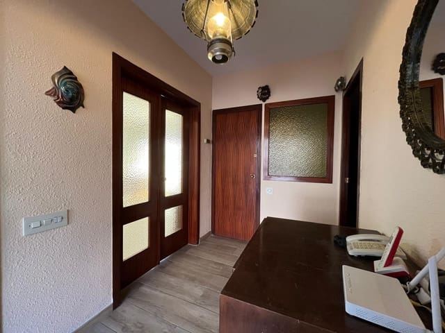 Villa/Maison de 6 chambres à louer à Arnes - 750 € (Ref: 10165194)