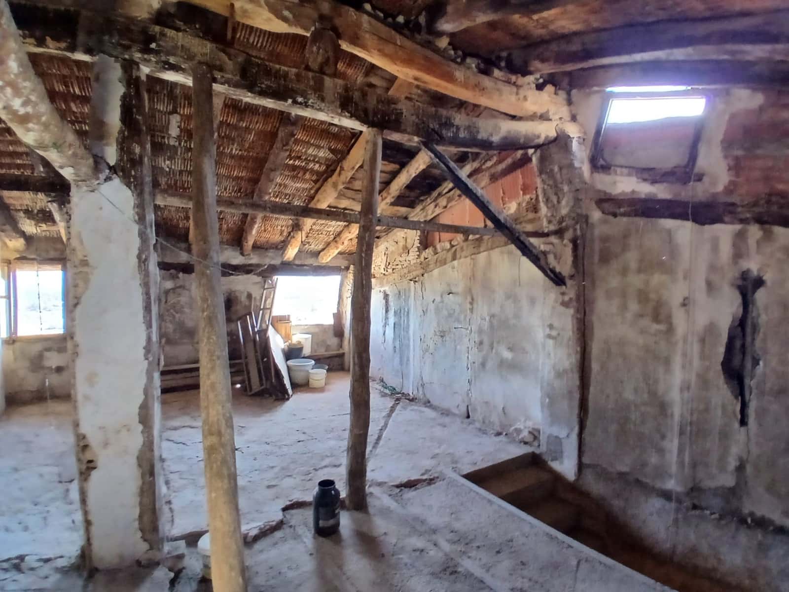 6 slaapkamer Huis te koop in La Fresneda - € 28.000 (Ref: 10173846)