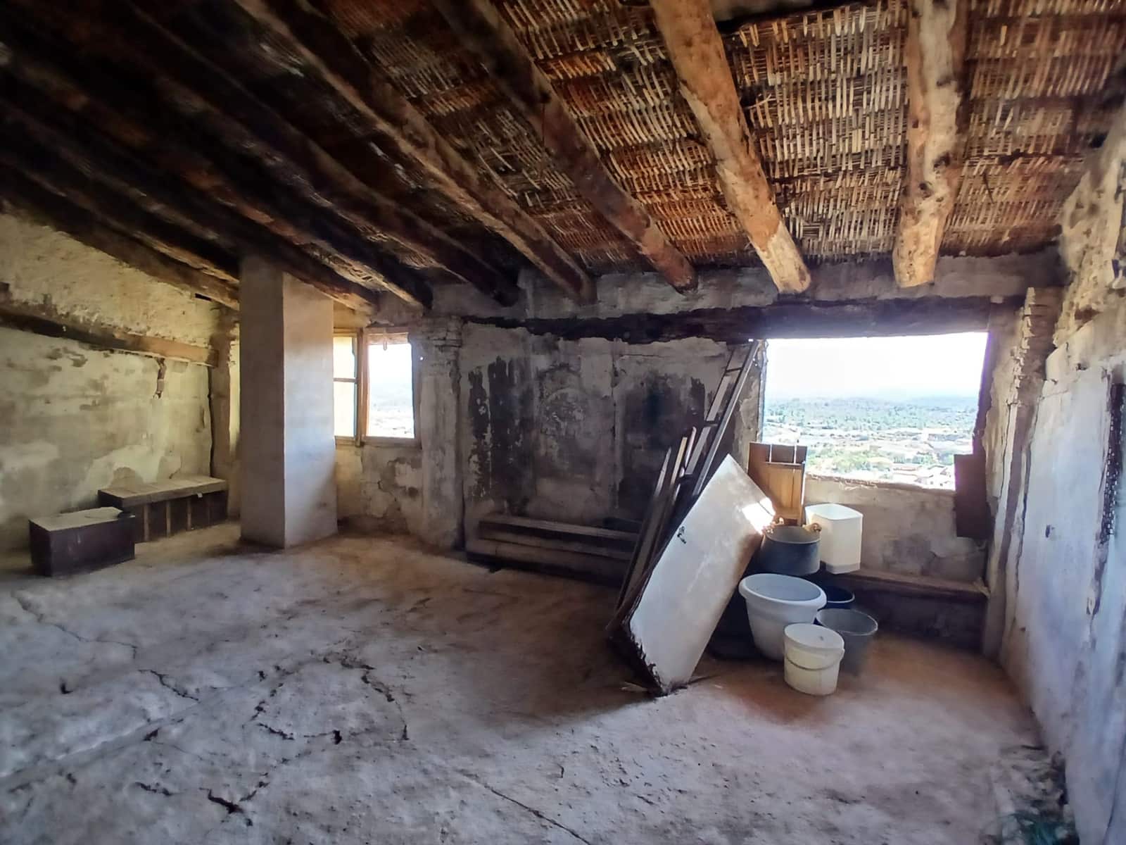 6 slaapkamer Huis te koop in La Fresneda - € 28.000 (Ref: 10173846)