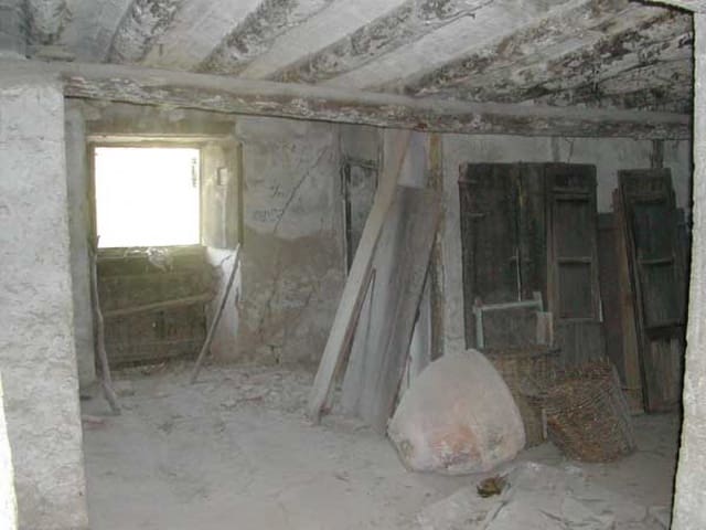 Ruïne te koop in Herbés - € 12.000 (Ref: 9150143)