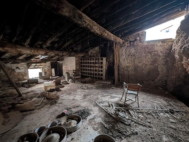 3 soveværelse Byhus til salg i Peñarroya de Tastavins med garage - € 19.000 (Ref: 9150144)