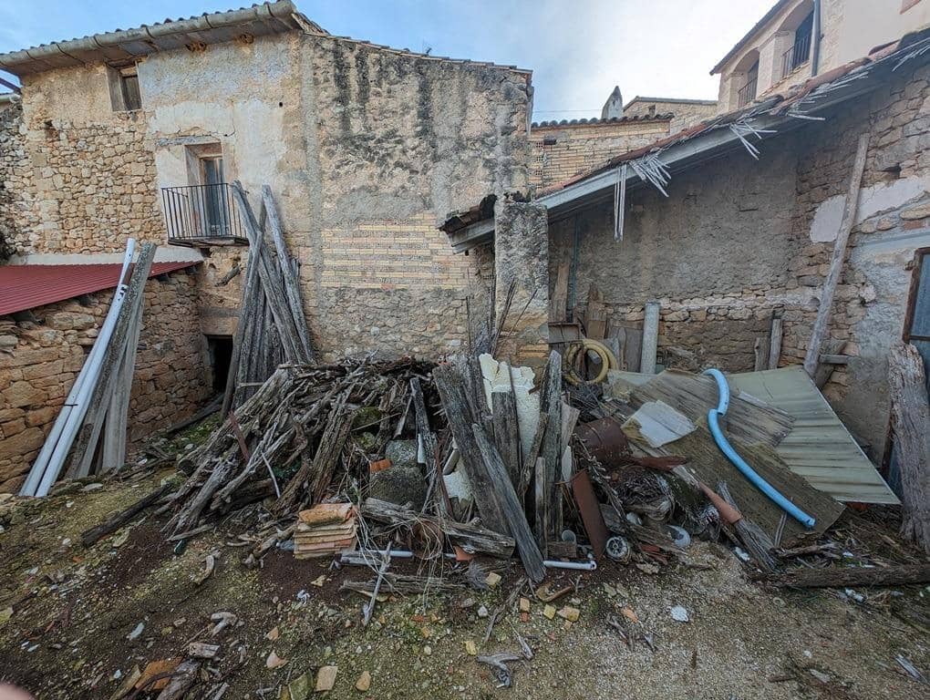 5 slaapkamer Huis te koop in Lledo - € 25.000 (Ref: 9150149)