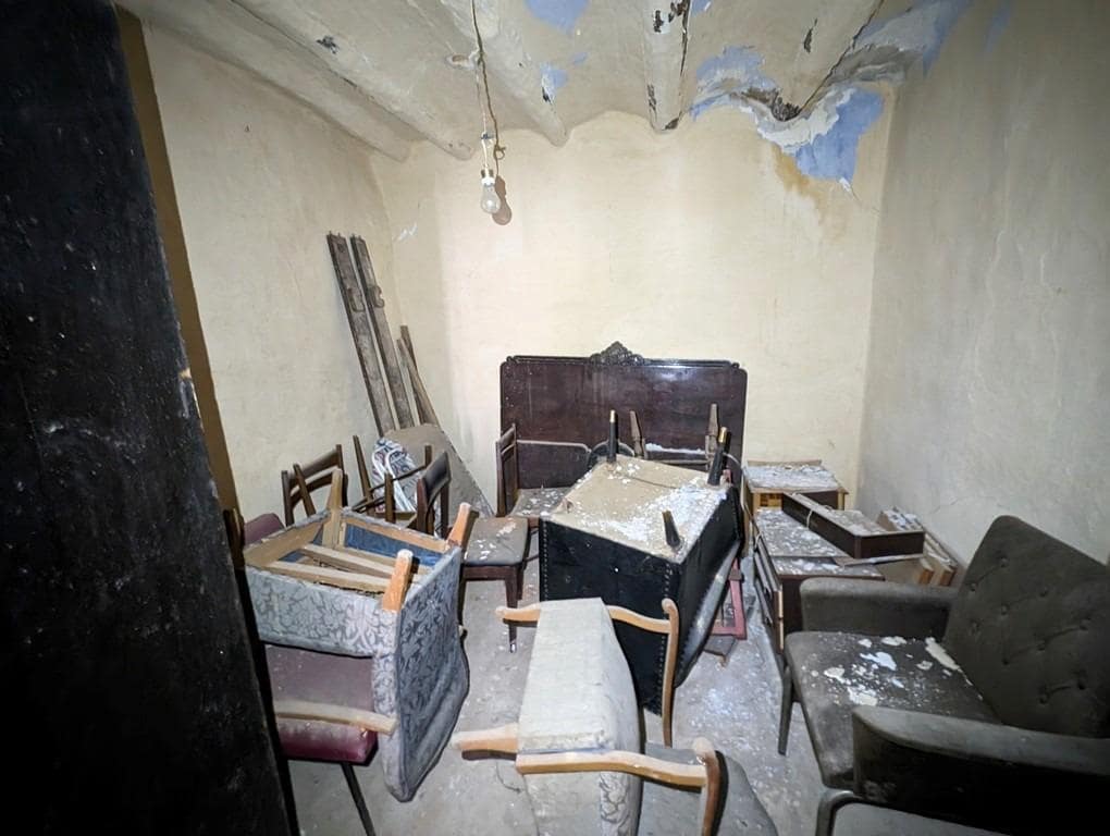 5 slaapkamer Huis te koop in Lledo - € 25.000 (Ref: 9150149)