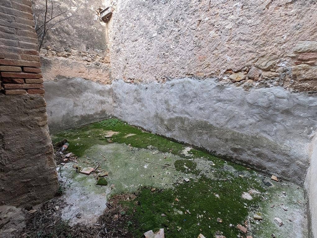 5 slaapkamer Huis te koop in Lledo - € 25.000 (Ref: 9150149)