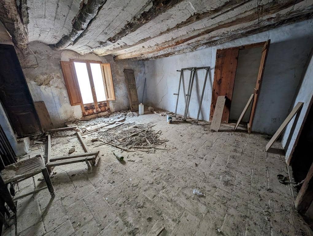 5 slaapkamer Huis te koop in Lledo - € 25.000 (Ref: 9150149)