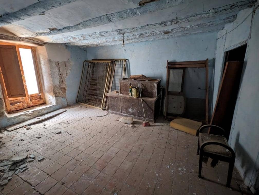 5 slaapkamer Huis te koop in Lledo - € 25.000 (Ref: 9150149)