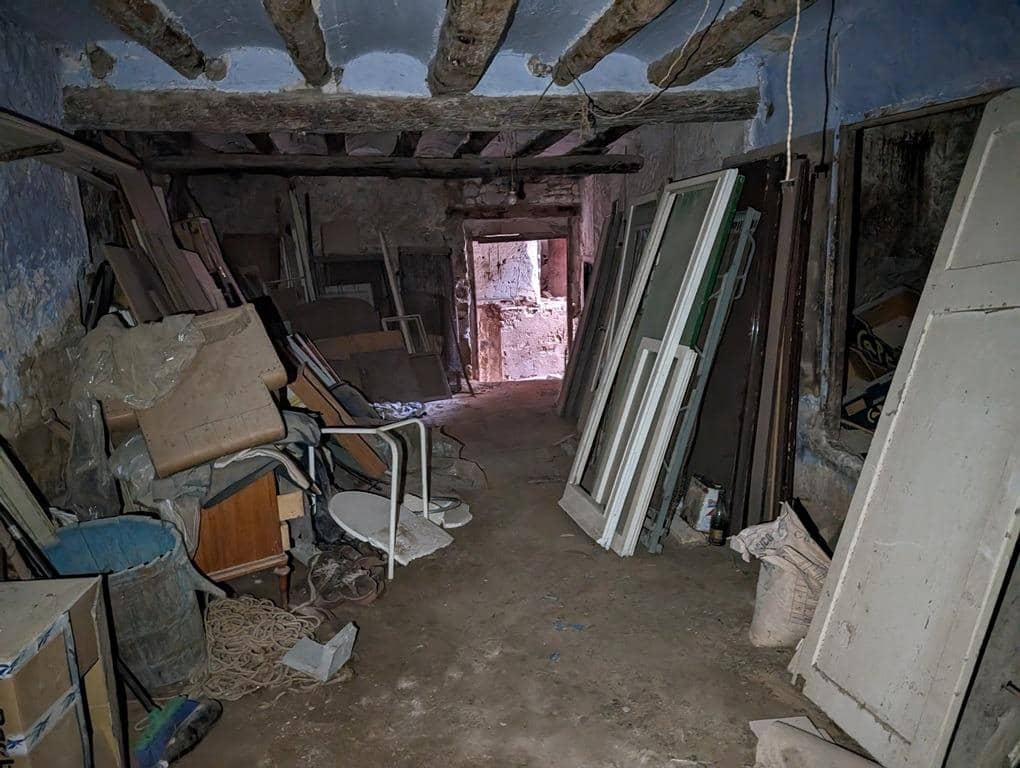 5 slaapkamer Huis te koop in Lledo - € 25.000 (Ref: 9150149)