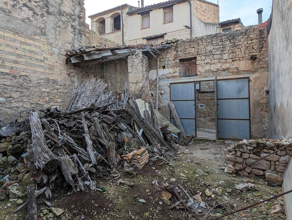 5 slaapkamer Huis te koop in Lledo - € 25.000 (Ref: 9150149)