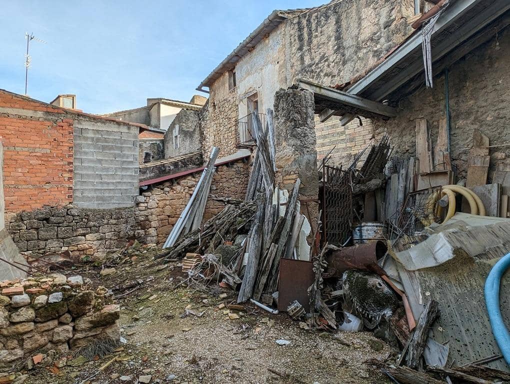 5 slaapkamer Huis te koop in Lledo - € 25.000 (Ref: 9150149)