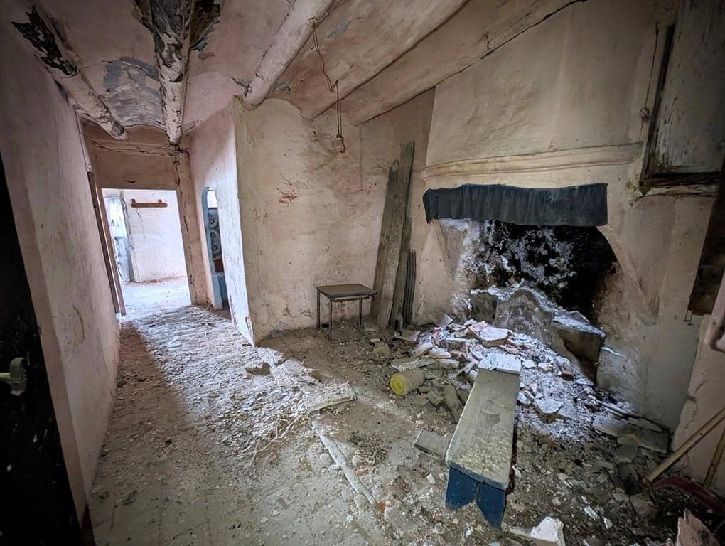 5 slaapkamer Huis te koop in Lledo - € 25.000 (Ref: 9150149)