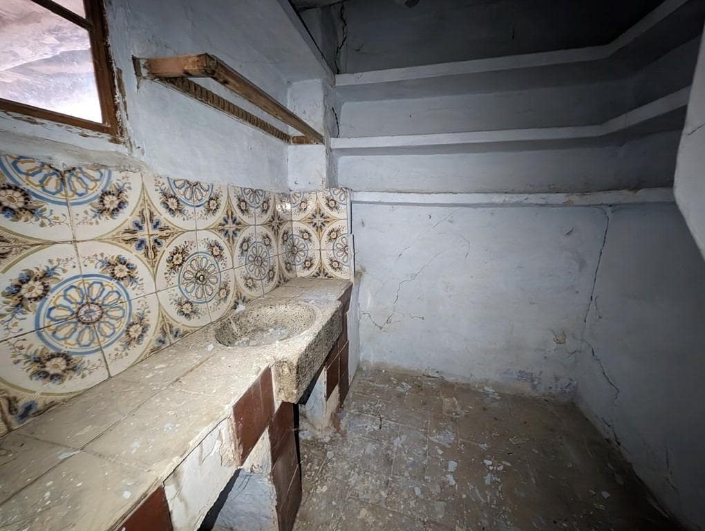 5 slaapkamer Huis te koop in Lledo - € 25.000 (Ref: 9150149)