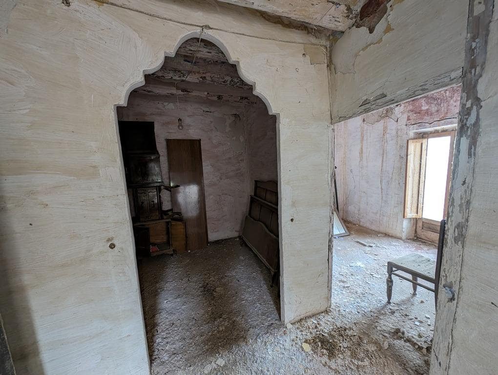 5 slaapkamer Huis te koop in Lledo - € 25.000 (Ref: 9150149)