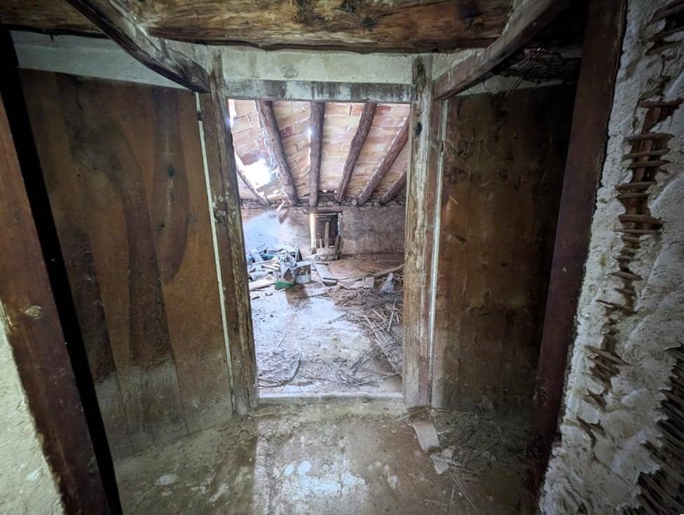 5 slaapkamer Huis te koop in Lledo - € 25.000 (Ref: 9150149)