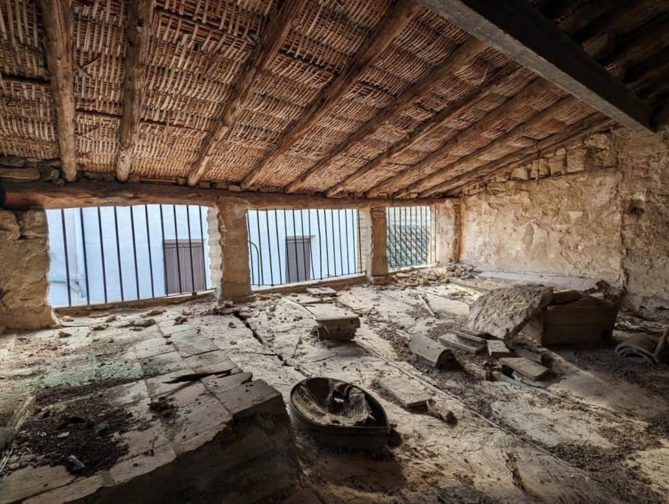 5 slaapkamer Huis te koop in Lledo - € 25.000 (Ref: 9150149)