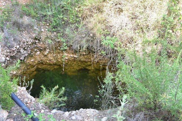 Finca/Landehus til salg i Cretas - € 45.000 (Ref: 9150150)