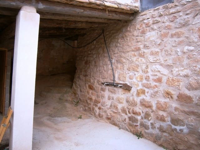 Finca/Landehus til salg i Fuentespalda med garage - € 300.000 (Ref: 9150151)