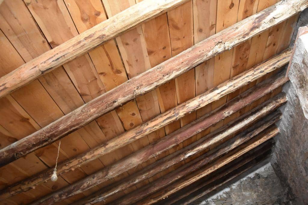 6 soverom Hus til salgs i Cretas med garasje - € 85 000 (Ref: 9150152)