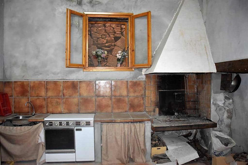 6 soverom Hus til salgs i Cretas med garasje - € 85 000 (Ref: 9150152)