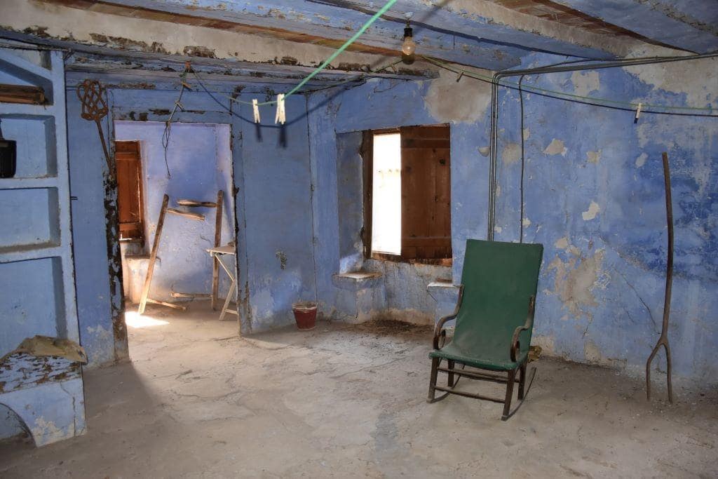 6 soverom Hus til salgs i Cretas med garasje - € 85 000 (Ref: 9150152)