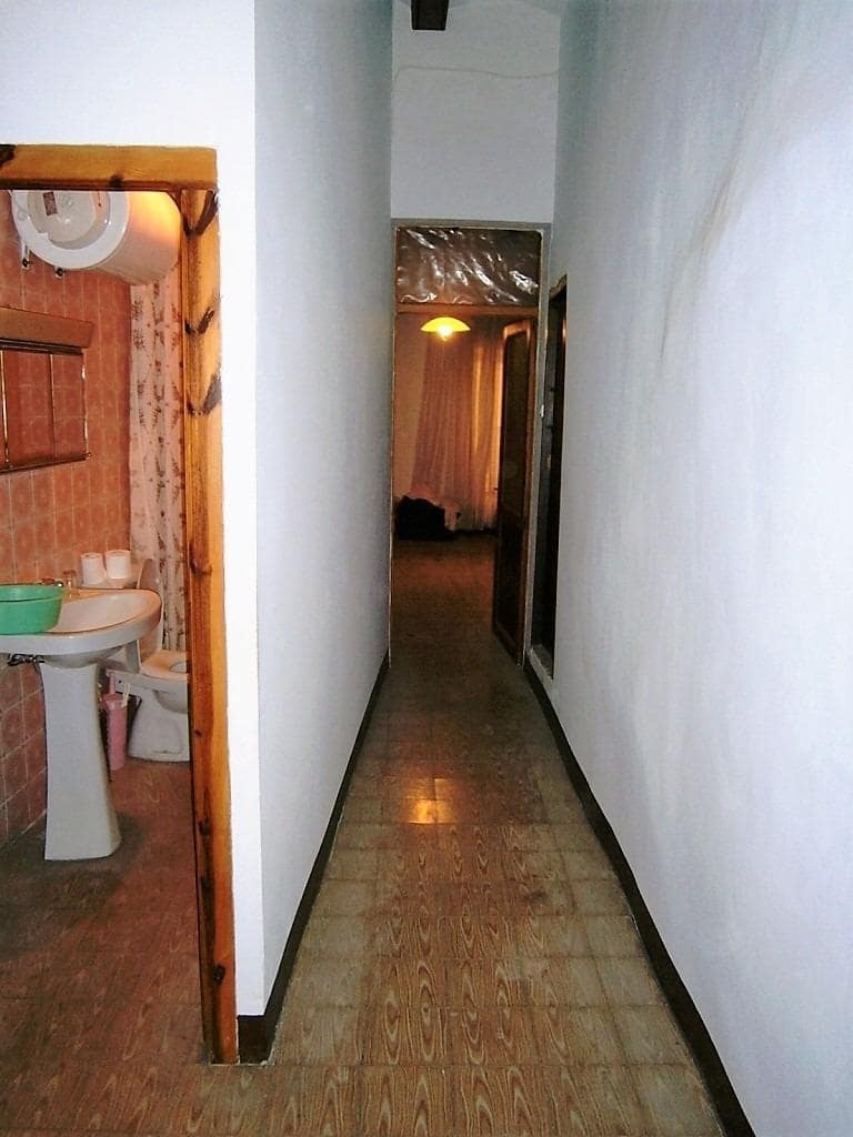 6 soverom Hus til salgs i Cretas med garasje - € 85 000 (Ref: 9150152)