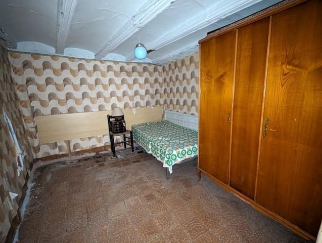 5 bedroom Townhouse for sale in Valderrobres - € 55,000 (Ref: 9150155)