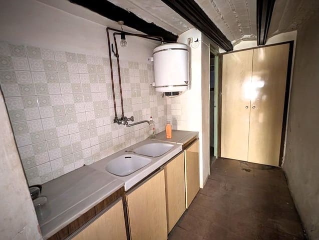 5 bedroom Townhouse for sale in Valderrobres - € 55,000 (Ref: 9150155)