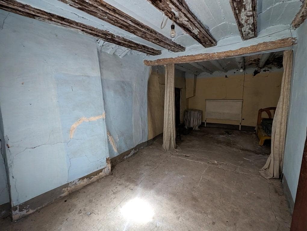 5 soverom Hus til salgs i Valderrobres - € 55 000 (Ref: 9150155)