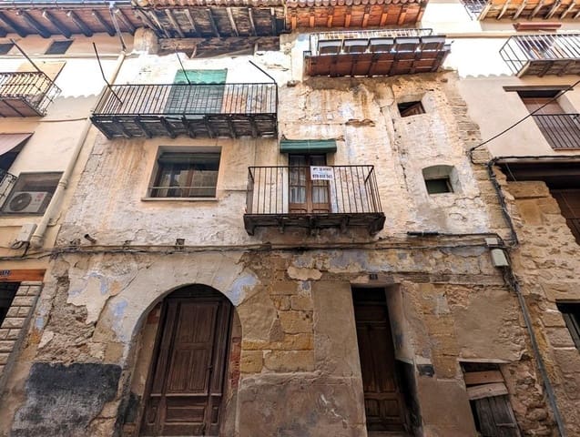 5 bedroom Townhouse for sale in Valderrobres - € 55,000 (Ref: 9150155)