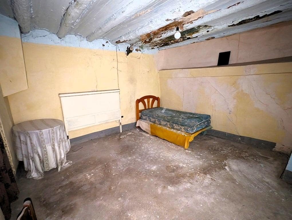 5 soverom Hus til salgs i Valderrobres - € 55 000 (Ref: 9150155)