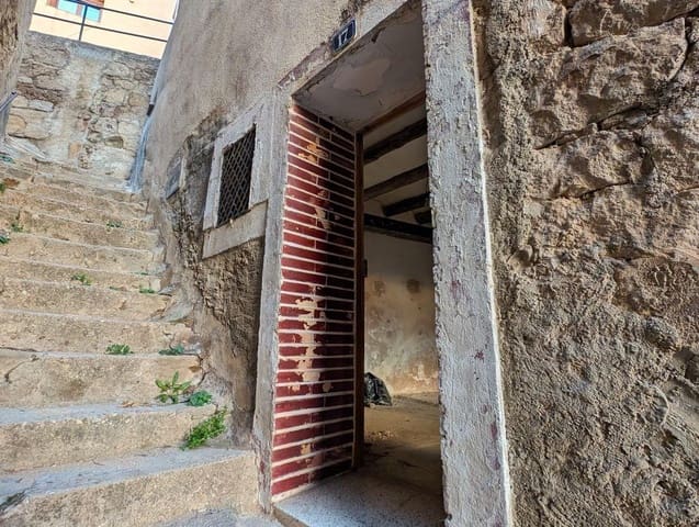 Flat for sale in Horta de Sant Joan - € 27,000 (Ref: 9150156)