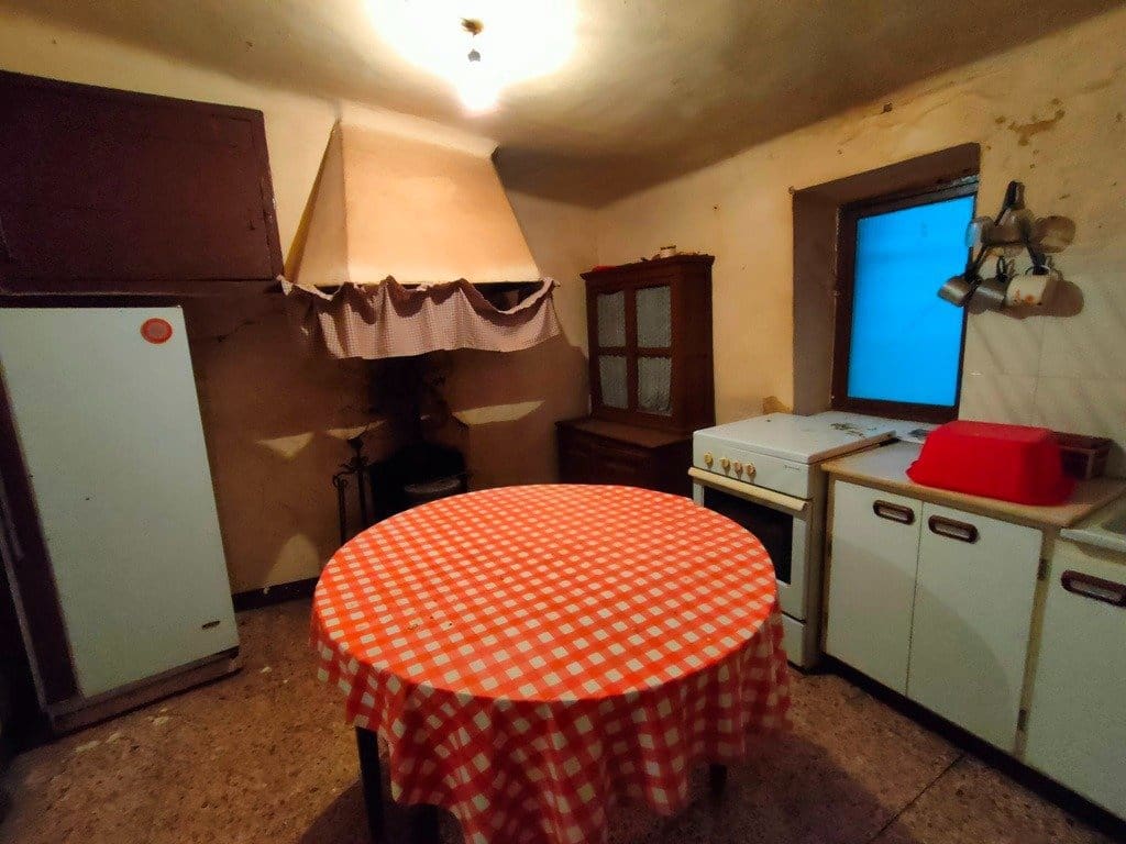 5 soveværelse Byhus til salg i Calaceite - € 75.000 (Ref: 9150168)