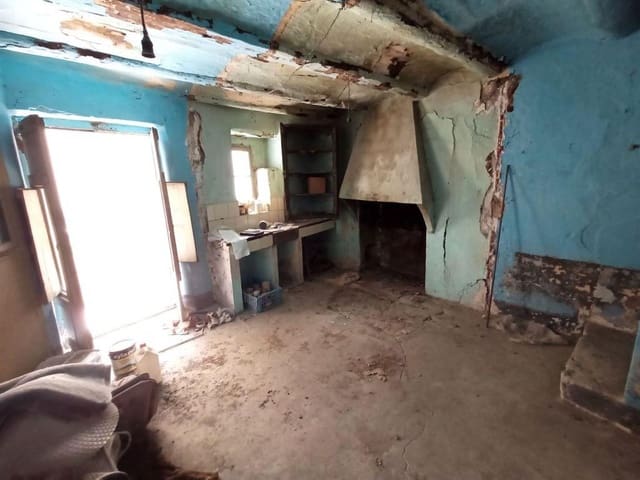 Ruin for sale in Valderrobres - € 39,000 (Ref: 9150177)