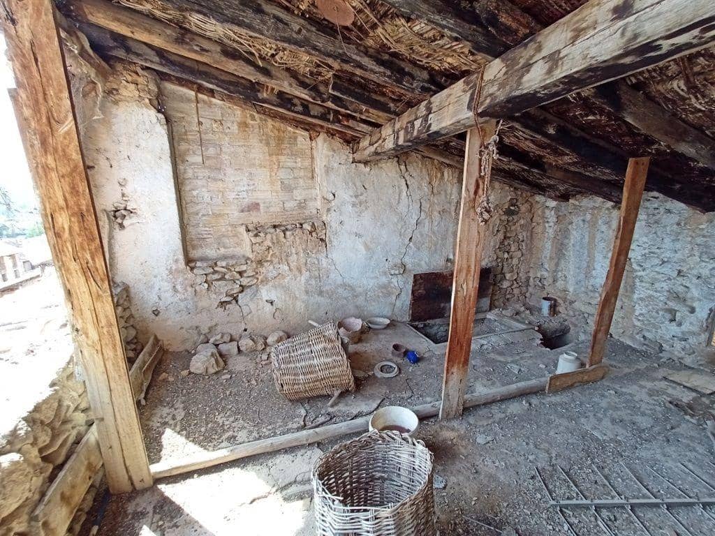 Ruin til salg i Valderrobres - € 39.000 (Ref: 9150177)