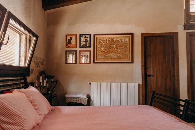 4 soveværelse Villa til salg i Cretas med garage - € 299.000 (Ref: 9150184)