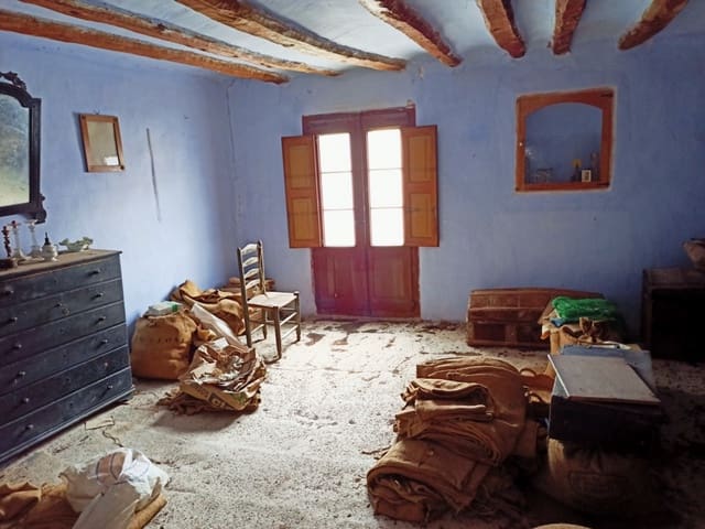 15 soverom Hus til salgs i La Portellada med garasje - € 54 000 (Ref: 9150187)