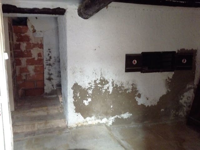 Townhouse for sale in Torrecilla de Alcañiz - € 25,000 (Ref: 9150193)