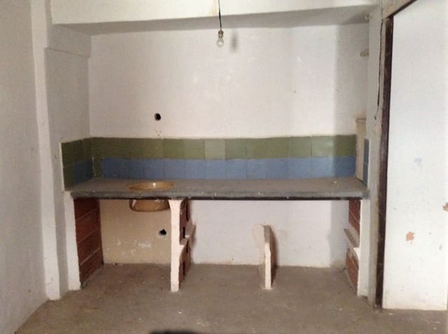 Townhouse for sale in Torrecilla de Alcañiz - € 25,000 (Ref: 9150193)