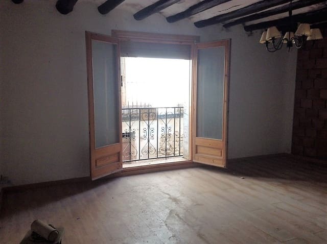 Townhouse for sale in Torrecilla de Alcañiz - € 25,000 (Ref: 9150193)