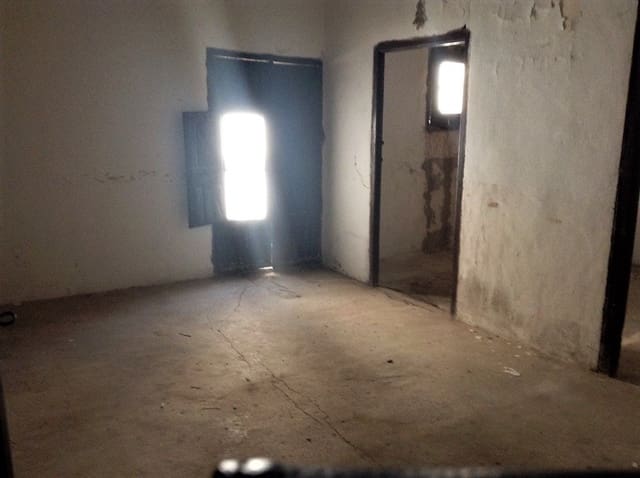 Townhouse for sale in Torrecilla de Alcañiz - € 25,000 (Ref: 9150193)