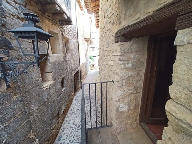 Byhus til salg i Valderrobres - € 112.000 (Ref: 9150197)