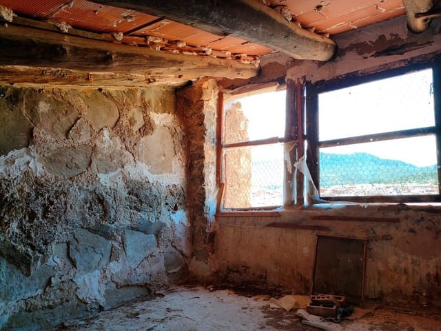 Ruin for sale in Valderrobres - € 92,000 (Ref: 9150198)
