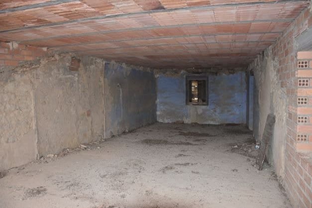 Townhouse for sale in Torre del Compte - € 100,000 (Ref: 9150210)